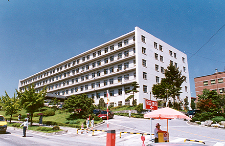대학측면 (1999)